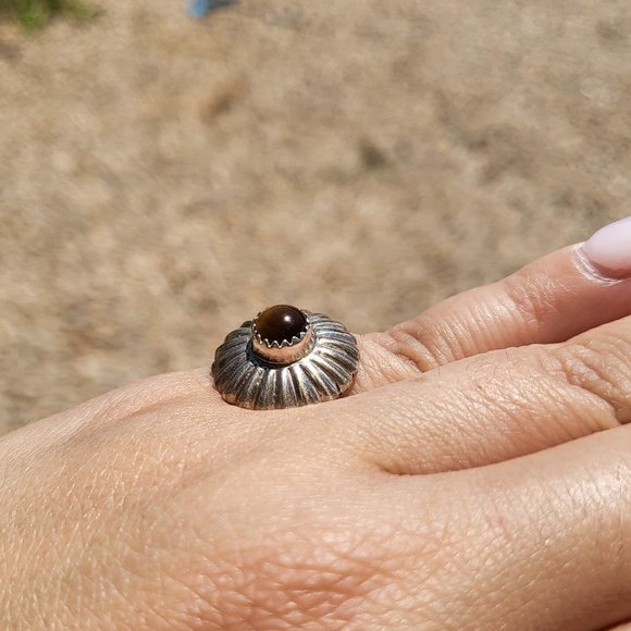 Vintage Navajo Tiger's Eye Concho Style Small Silver‎ Ring Handmade Jewelry - Picture 6 of 9